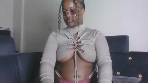 Snapshot of horny_sexxy_babe chatting on 7, 5, 2026 Lucy online show from 7, 5, 2026
