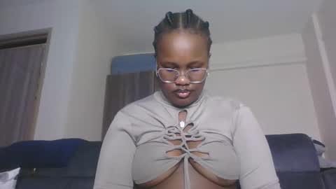 Snapshot of horny_sexxy_babe chatting on 25, 5, 2026 Lucy online show from 25, 5, 2026