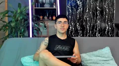 Snapshot of horny_twinks_guys chatting on 31, 5, 2026 Alex and Camilo online show from 31, 5, 2026