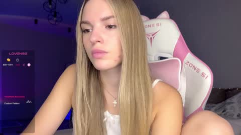 Snapshot of hornybunnyss chatting on 16, 12, 2024 Sonya online show from 16, 12, 2024