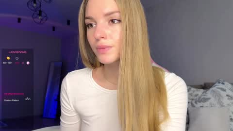 Snapshot of hornybunnyss chatting on 18, 12, 2024 Sonya online show from 18, 12, 2024