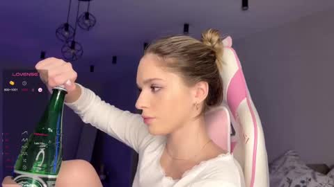 Snapshot of hornybunnyss chatting on 6, 3, 2025 Sonya online show from 6, 3, 2025