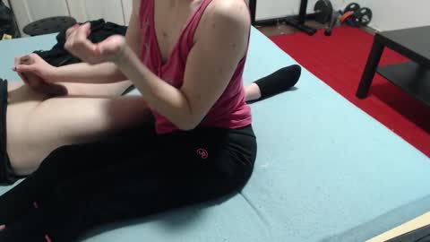 Snapshot of hornycouple21x chatting on 24, 1, 2025 HornyCouple89 online show from 24, 1, 2025