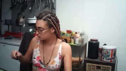 Snapshot of hornyhippies0080 chatting on 26, 4, 2026 Nix D online show from 26, 4, 2026