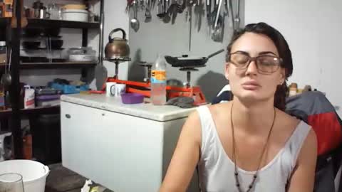 Snapshot of hornyhippies0080 chatting on 20, 5, 2026 Nix D online show from 20, 5, 2026