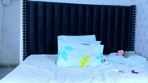 Natasha  online show from 4, 2, 2026