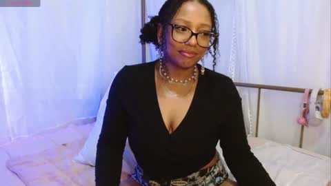 Snapshot of hornylittlehoney chatting on 15, 1, 2025 Horny Little Honey online show from 15, 1, 2025