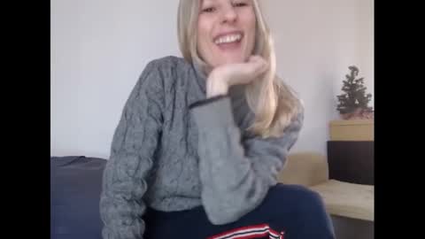 Snapshot of hornyssima chatting on 2, 2, 2025 Hornyssima online show from 2, 2, 2025