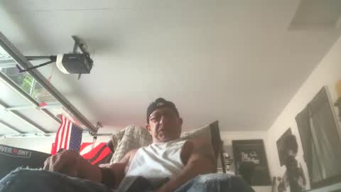 Snapshot of hoss43040 chatting on 9, 9, 2025 hoss43040 online show from 9, 9, 2025