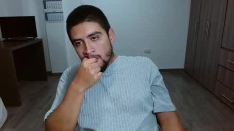 Snapshot of hot__husbands chatting on 23, 5, 2026 hot__husbands online show from 23, 5, 2026