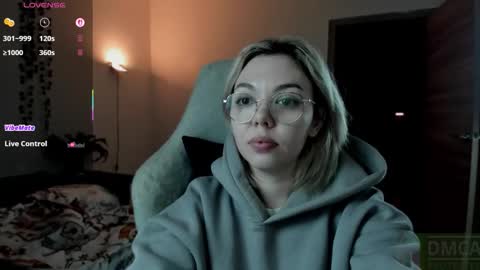   online show from 13, 10, 2025