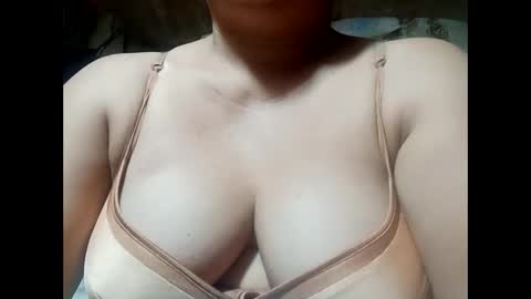 Snapshot of hot_boobs21 chatting on 2, 12, 2024 hot_boobs21 online show from 2, 12, 2024