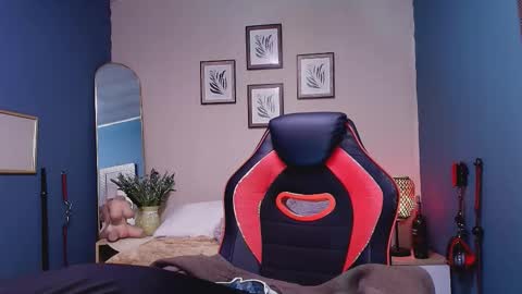 Snapshot of hot_chocolate_4u chatting on 13, 2, 2026 hot chocolate 4u online show from 13, 2, 2026