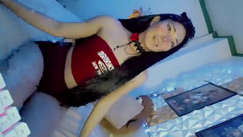 its me CLAUDIA online show from 5, 3, 2025