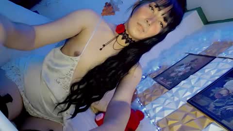 its me CLAUDIA online show from 6, 3, 2025