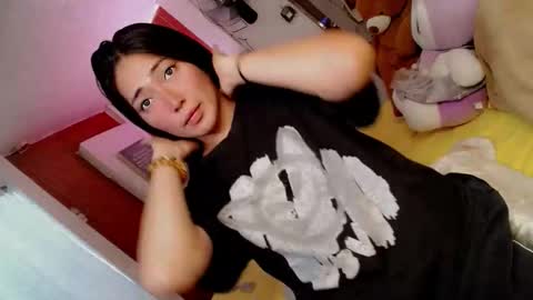 its me CLAUDIA online show from 8, 5, 2026