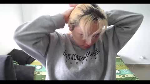 Mia online show from 15, 2, 2025