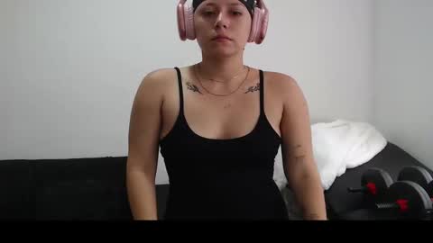 Mia online show from 5, 3, 2025