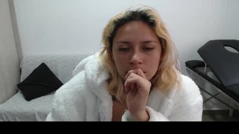 Mia online show from 7, 3, 2025