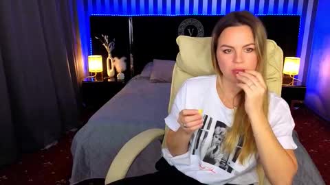 hot_natallie online show from 21, 11, 2025