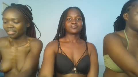 Snapshot of hot_petite12 chatting on 29, 6, 2026 Petite online show from 29, 6, 2026