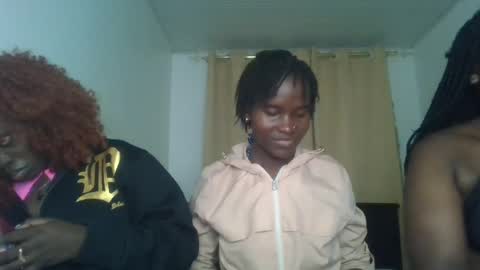 Snapshot of hot_petite12 chatting on 25, 7, 2026 Petite online show from 25, 7, 2026