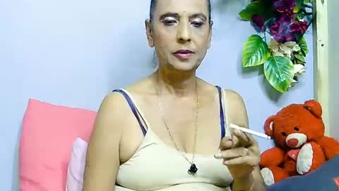 hot queen online show from 16, 6, 2026