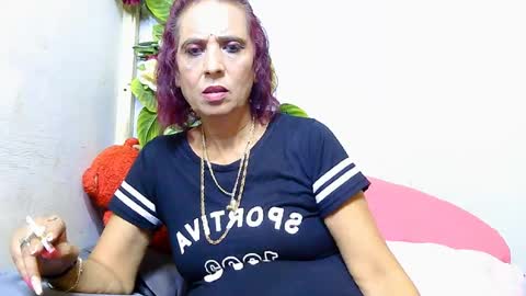 hot queen online show from 24, 7, 2026