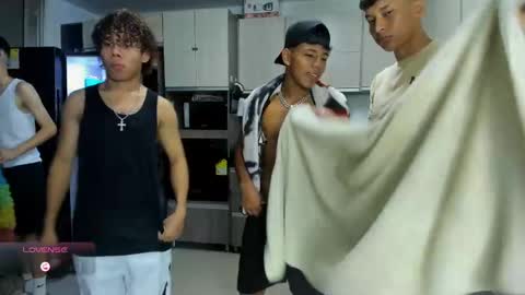 Vanesa Oliver and Andrew online show from 8, 10, 2025