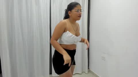 Snapshot of hot_sexmature chatting on 29, 4, 2026 Vanesa Oliver and Andrew online show from 29, 4, 2026