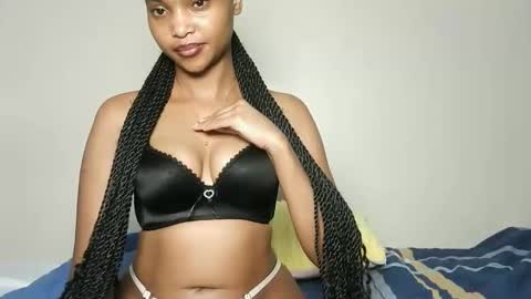 Snapshot of hot_sexy_babe chatting on 17, 5, 2026 Bellah online show from 17, 5, 2026