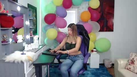 Snapshot of hot_sexy_bunny chatting on 1, 10, 2025 hot sexy bunny online show from 1, 10, 2025