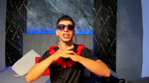 Hot Summer Boy online show from 15, 1, 2026