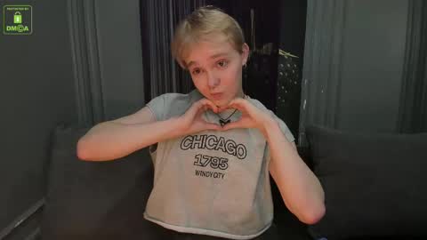 hot_twinkboy online show from 15, 2, 2025