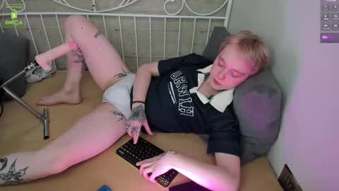 hot_twinkboy online show from 19, 2, 2025