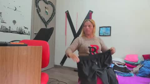hotandfierylatinos online show from 14, 1, 2025