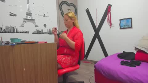 hotandfierylatinos online show from 4, 2, 2025