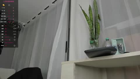 Snapshot of hotay_ chatting on 31, 12, 2024 Andrew xdres08 online show from 31, 12, 2024