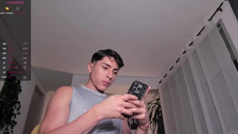 Snapshot of hotay_ chatting on 21, 2, 2025 Andrew xdres08 online show from 21, 2, 2025