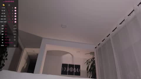 Snapshot of hotay_ chatting on 5, 3, 2025 Andrew xdres08 online show from 5, 3, 2025