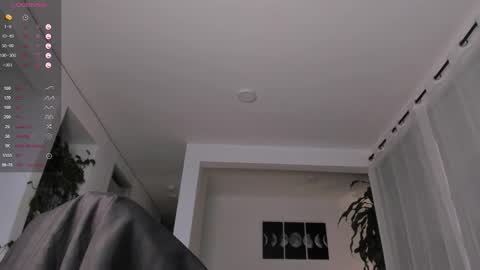 Snapshot of hotay_ chatting on 2, 10, 2025 Andrew xdres08 online show from 2, 10, 2025