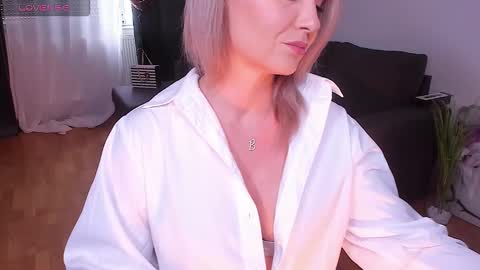 Snapshot of hotbabette chatting on 29, 9, 2025 SweetBrendy online show from 29, 9, 2025