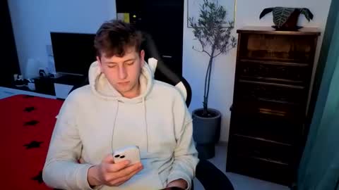 Hotboyshorny online show from 25, 4, 2026