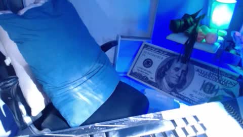 hotbritneyxx online show from 17, 12, 2025