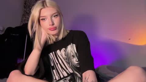 hotchubently online show from 10, 10, 2025