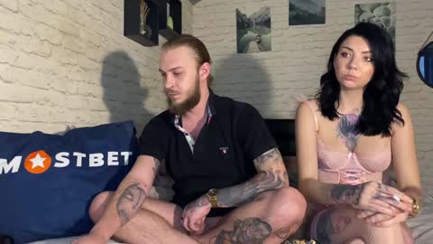 YounHotCouple online show from 17, 1, 2025