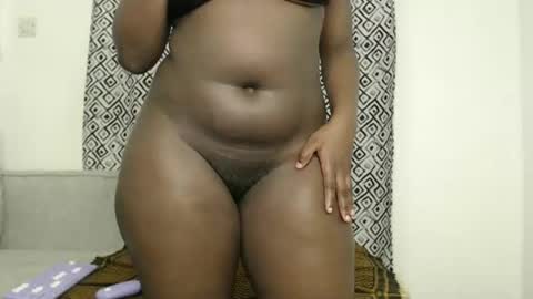 Hotcurvykeisha online show from 5, 11, 2025