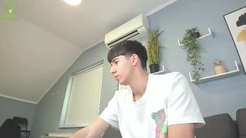 Snapshot of hotflirtyfella chatting on 18, 9, 2025 QUENTIN online show from 18, 9, 2025