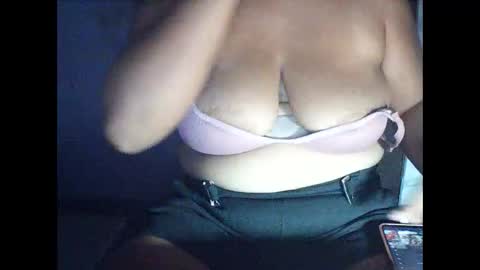Snapshot of hotflowerclit chatting on 19, 4, 2026 hotflowerclit online show from 19, 4, 2026