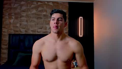 Snapshot of hotfuckers4uu chatting on 18, 10, 2025 felipe marcello online show from 18, 10, 2025